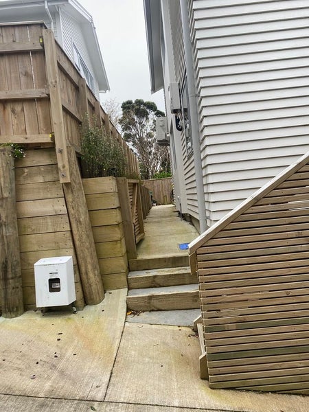 14C Prospect Terrace, Johnsonville, Wellington - Carousel 20