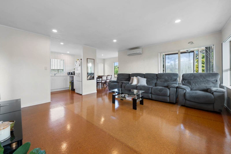 10 Nedlands Place, Burswood, Auckland - Carousel 2