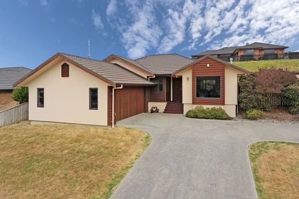 54 Aotea Drive, Aotea, Porirua - Carousel 2