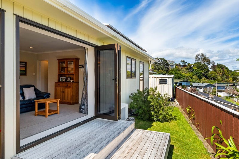 3 Ruskin Place, Westown, New Plymouth - Carousel 2