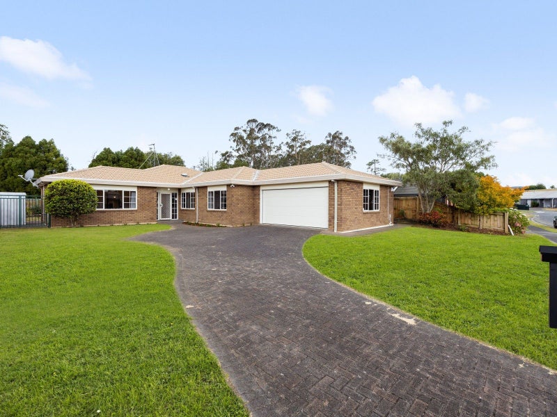 7 Reynolds Drive, Glenview, Hamilton - Carousel 1
