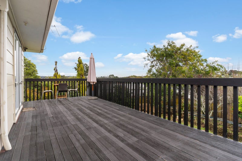 6 Hueglow Rise, West Harbour, Auckland - Carousel 2