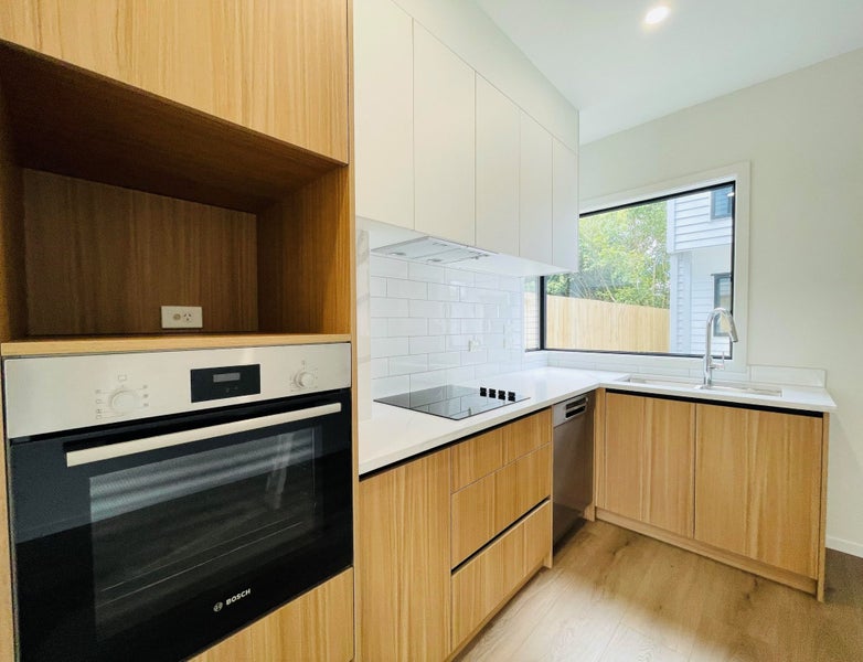 7/25 Swanson Road, Henderson, Auckland - Carousel 2