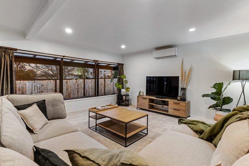 196 Beach Haven Road, Beach Haven, Auckland - Carousel 2