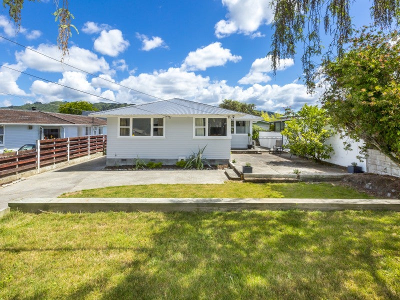 9 Hillside Drive, Maoribank, Upper Hutt - Carousel 2