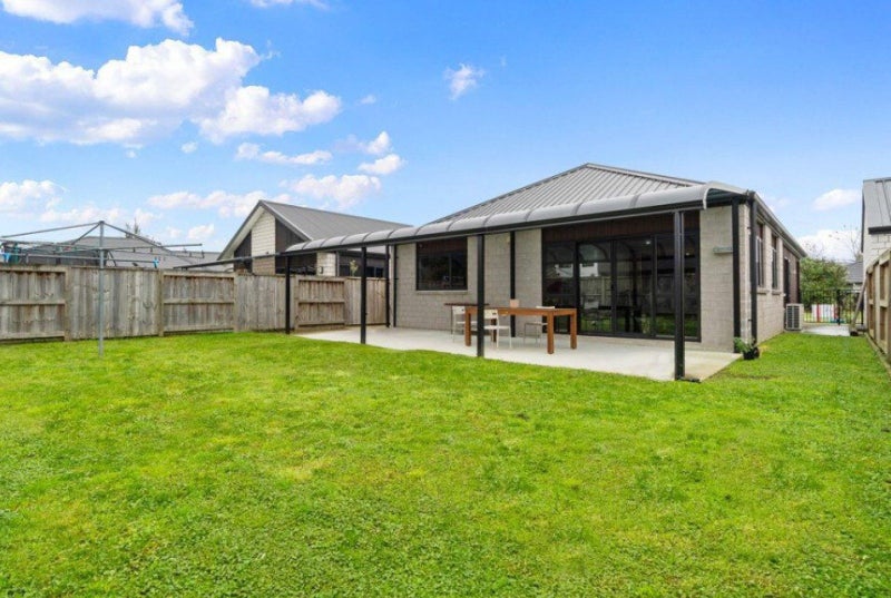 20 Te Kaarearea Avenue, Hamilton East, Hamilton - Carousel 2