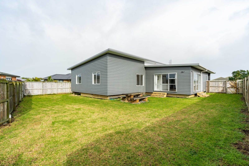 4 Kamahi Place, One Tree Point - Carousel 20