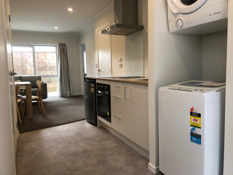 6/4 Hammond Street, Hamilton Central, Hamilton - Carousel 1