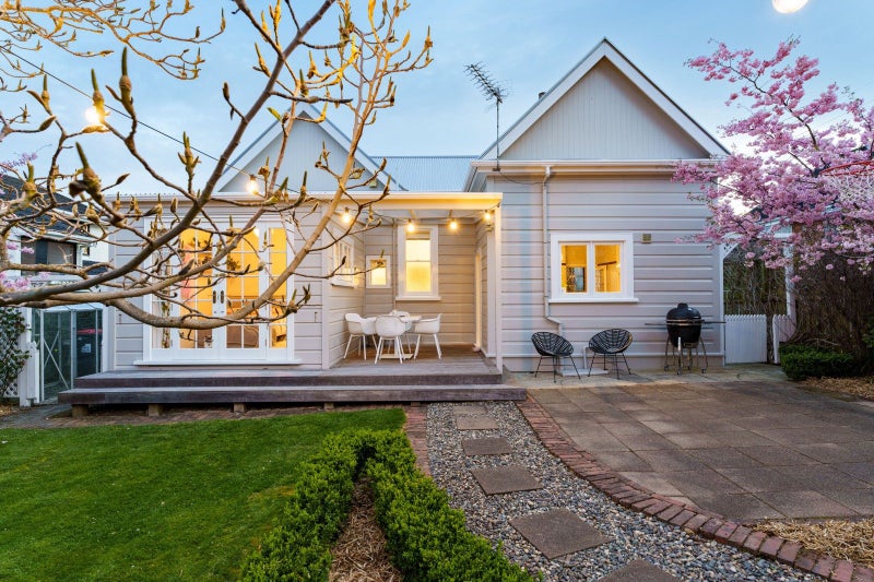 20 Carnarvon Street, Belleknowes, Dunedin - Carousel 2