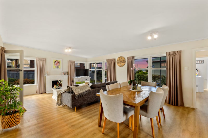 191 Te Atatu Road, Te Atatu South, Auckland - Carousel 1