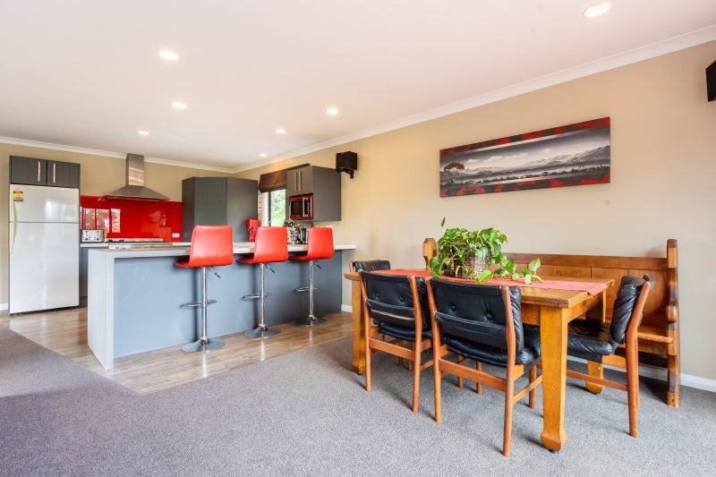 6 Lorna Irene Drive, Raumati South, Paraparaumu - Carousel 2