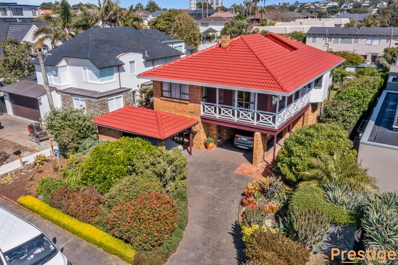 16 Cecil Road, Milford, Auckland - Carousel 1