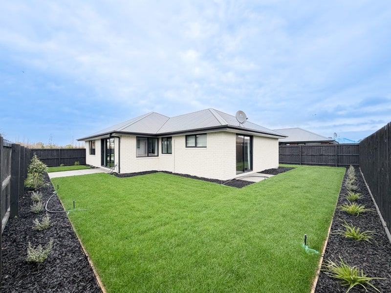 14 Morrison Avenue, ELGIN - Carousel 11