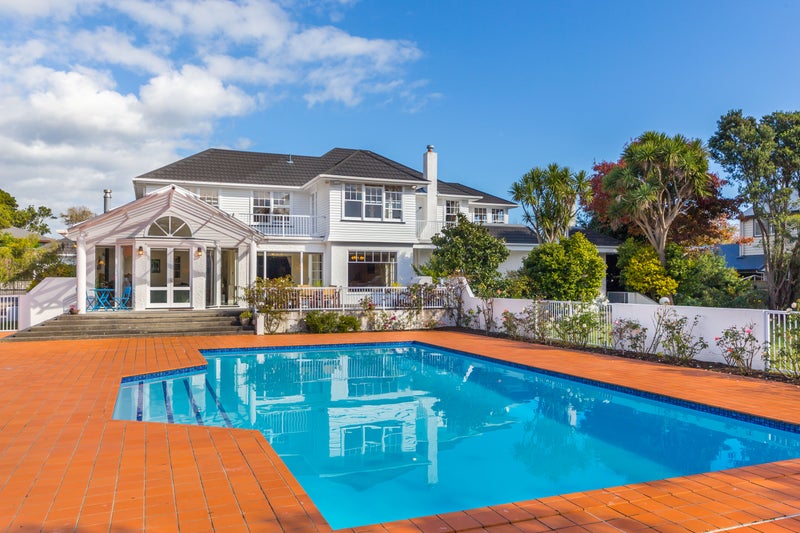 32 Military Road, Boulcott, Lower Hutt - Carousel 1