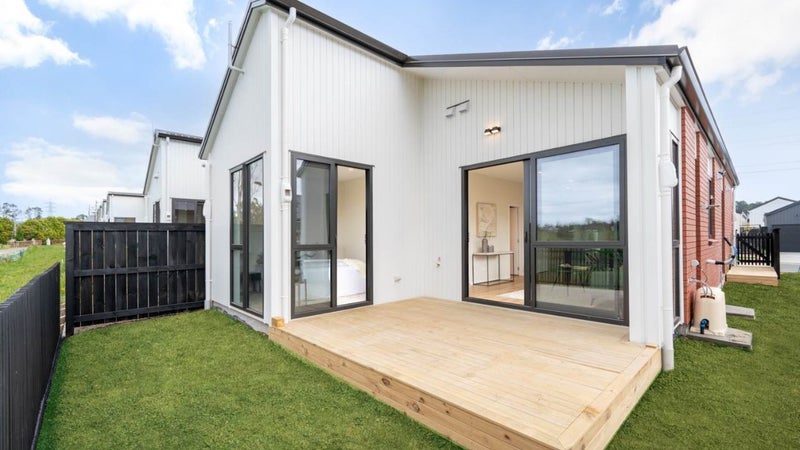 36 Paretao Street, Massey, Auckland - Carousel 1