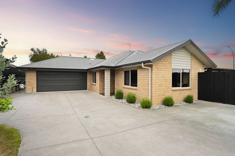 2 Limber Hill, Flagstaff, Hamilton - Carousel 2