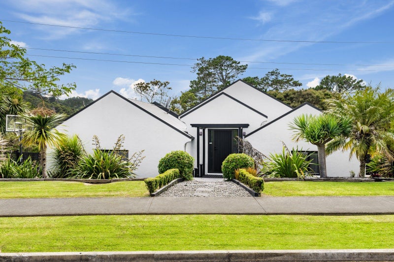 102 Te Wharau Drive, Greenhithe, Auckland - Carousel 2