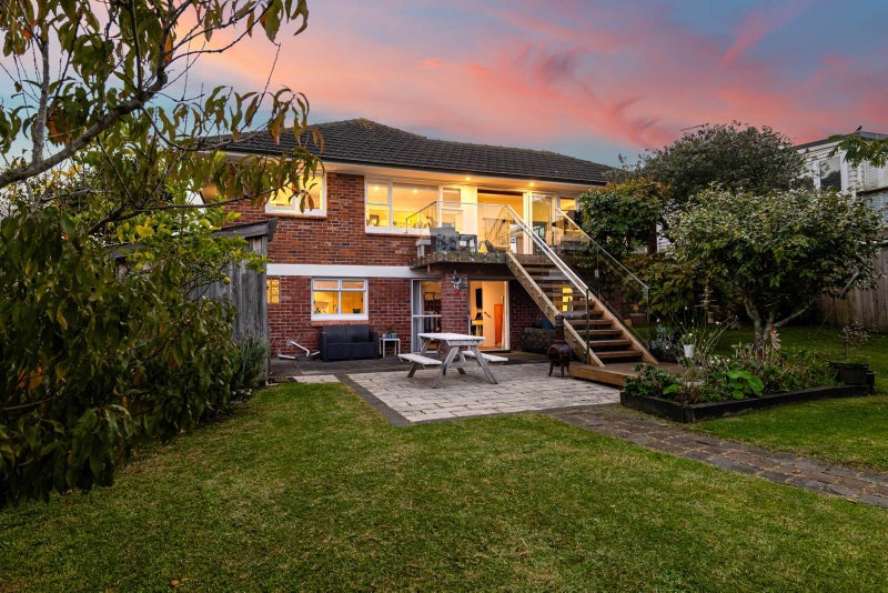 56 Lake Road, Narrow Neck, Auckland - Carousel 31