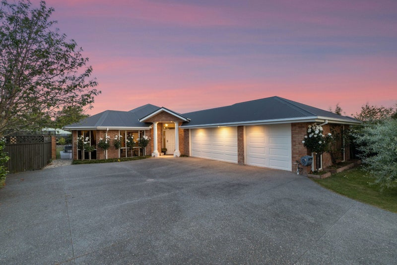 7 Coolspring Way, Redwood, Christchurch - Carousel 1