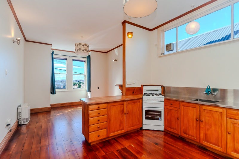 25 Douglas Street, Mount Cook, Wellington - Carousel 2