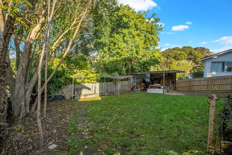 18 Finn Place, Totara Vale, Auckland - Carousel 2