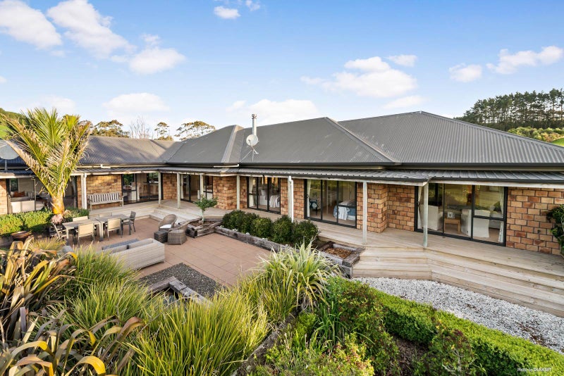 31B Hiwinui Road, Ararimu, Drury - Carousel 1