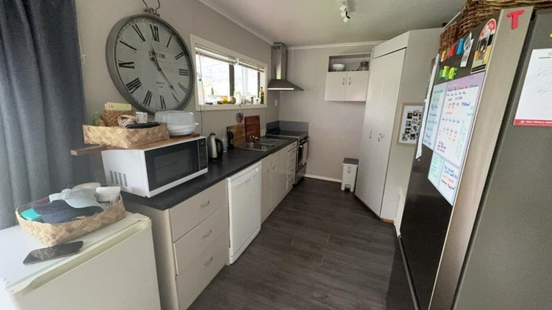 910A Grove Road, Mayfair, Hastings - Carousel 2