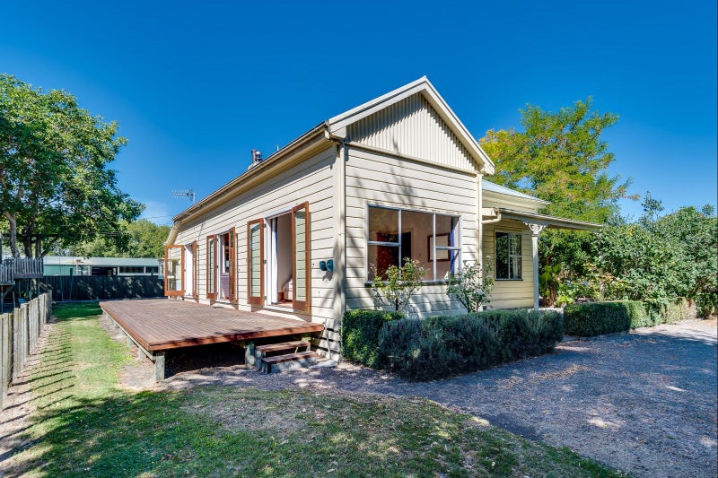 1400 Railway Road South, Longlands, Hastings - Carousel 2