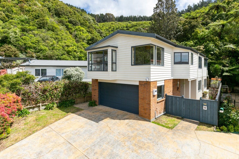68A Peterhouse Street, Tawa, Wellington - Carousel 2