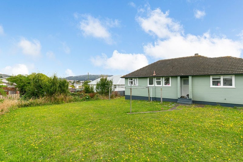 6 Iris Grove, Cannons Creek, Porirua - Carousel 14