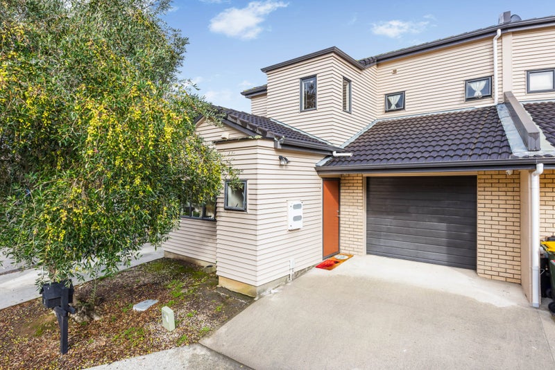 1 Skip Lane, East Tamaki, Auckland - Carousel 1