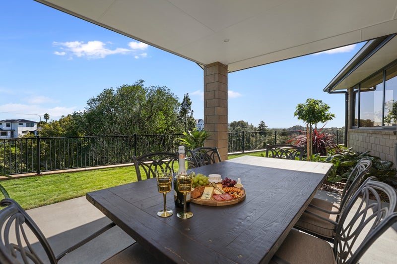 11 Manurau Crescent, Merrilands, New Plymouth - Carousel 2