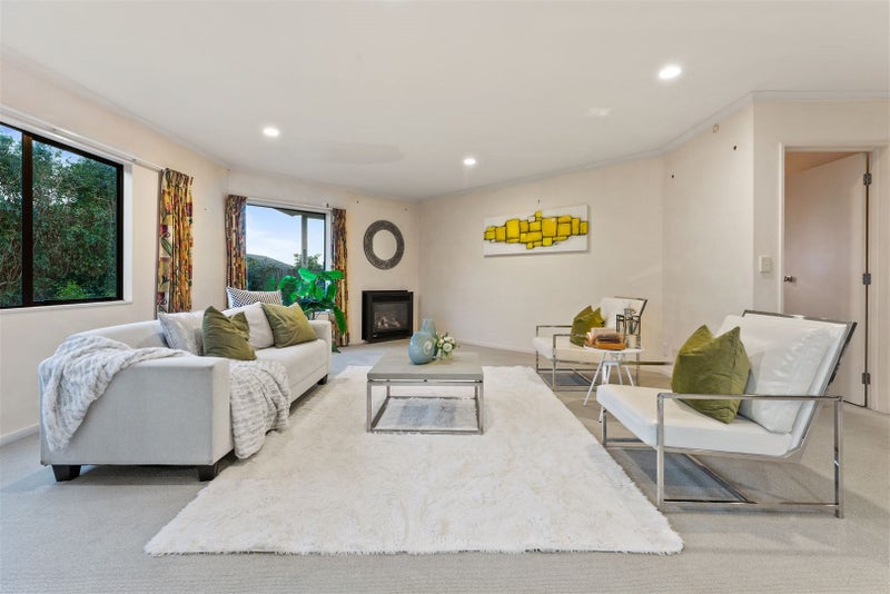 43 Chieftain Rise, Goodwood Heights, Auckland - Carousel 2