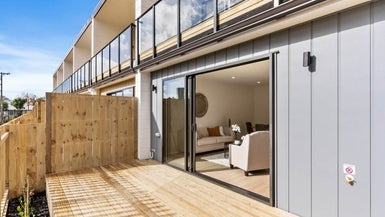 6/18 Ranui Station Road, Ranui, Auckland - Carousel 1