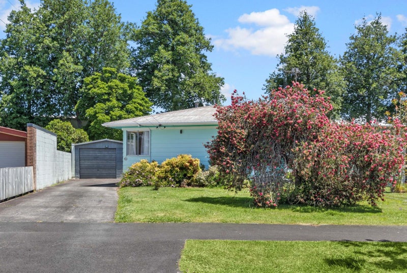 82 Mears Road, St Andrews, Hamilton - Carousel 1