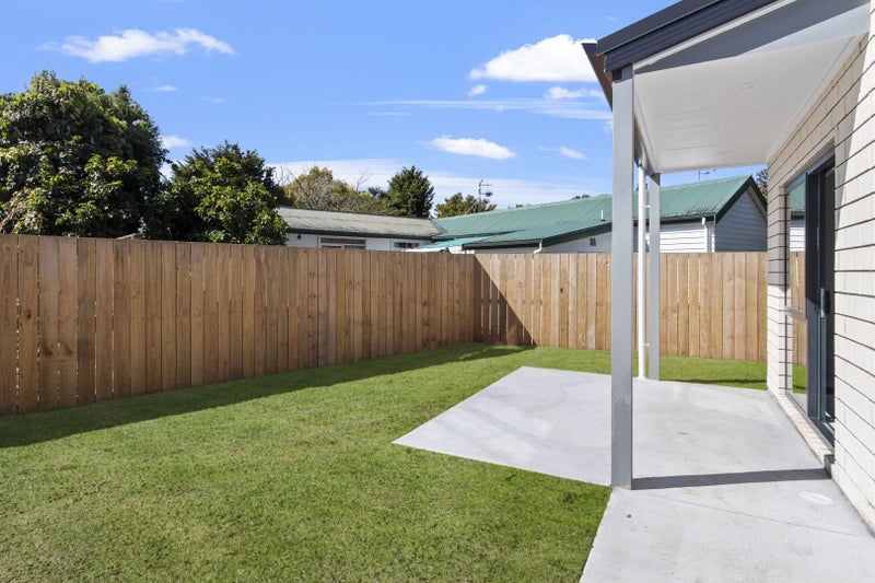 2/1 Garthwood Road, Hillcrest, Hamilton - Carousel 21