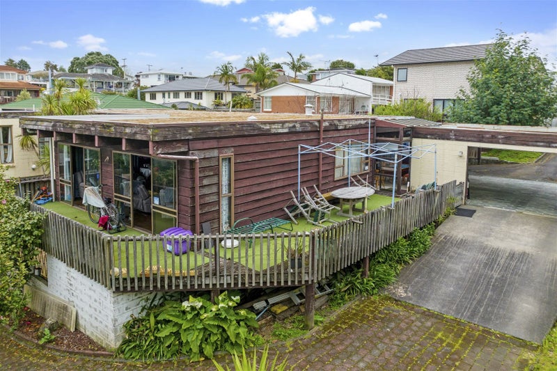 10 Dawn Place, Te Atatu South, Auckland - Carousel 2