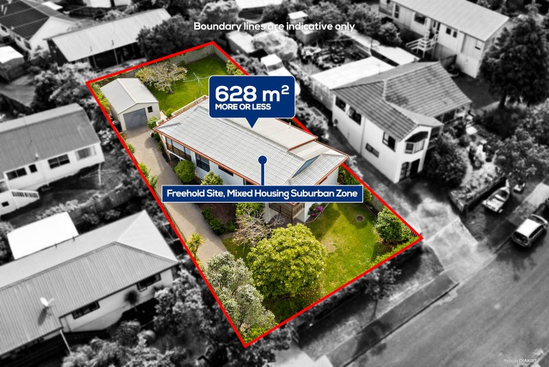 72 Totaravale Drive, Totara Vale, Auckland - Carousel 1