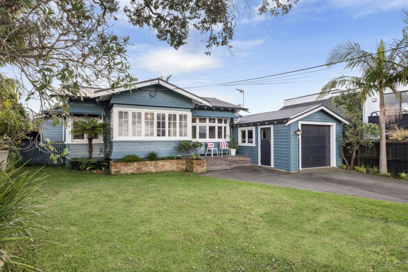 1/92 Norwood Road, Bayswater, Auckland - Carousel 1