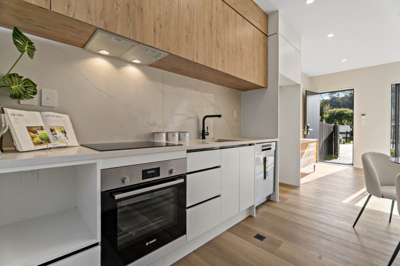 24A Scarlet Drive, Ranui, Auckland - Carousel 1