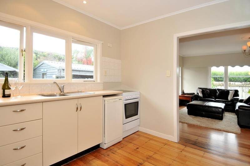 2/237 Kepa Road, Mission Bay, Auckland - Carousel 10