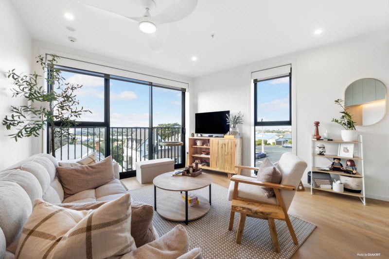 306/2 Finch Street, Morningside, Auckland - Carousel 1