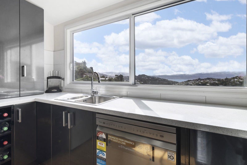 79 Chartwell Drive, Crofton Downs, Wellington - Carousel 2