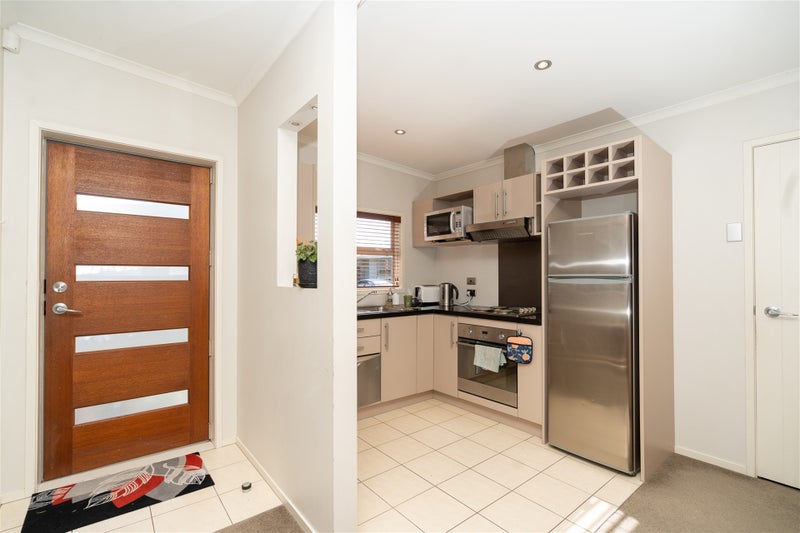 4/46 Peachgrove Road, Hamilton East, Hamilton - Carousel 2