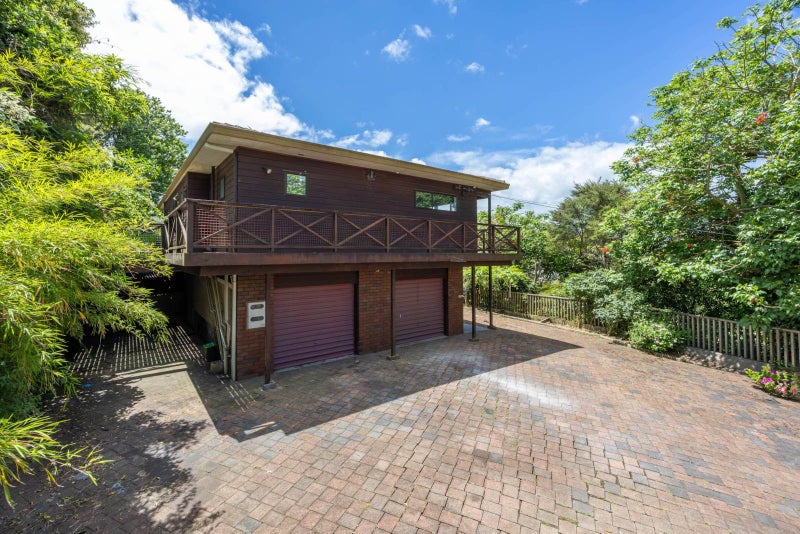555B East Coast Road, Browns Bay, Auckland - Carousel 1