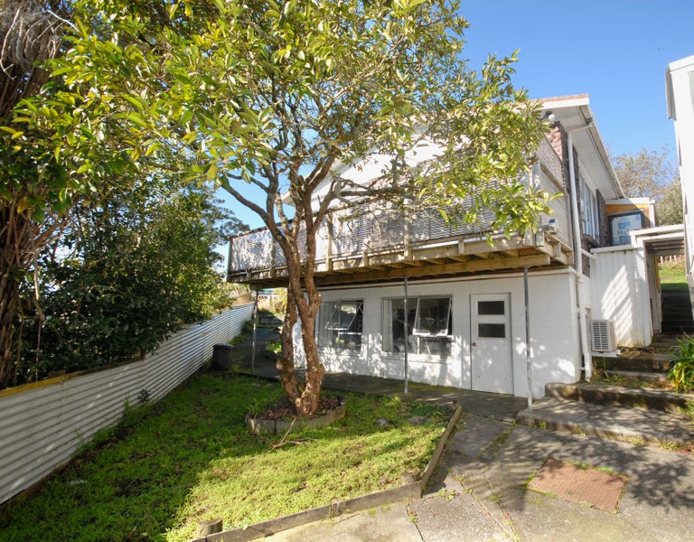 2/16 Hamilton Place, Glenfield, Auckland - Carousel 2