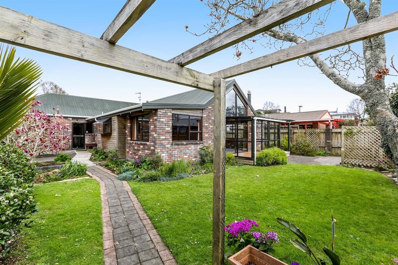 3 Rennell Street, Frankleigh Park, New Plymouth - Carousel 1