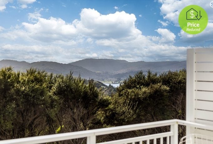 5 Kohu Way, Whitby, Porirua - Carousel 16