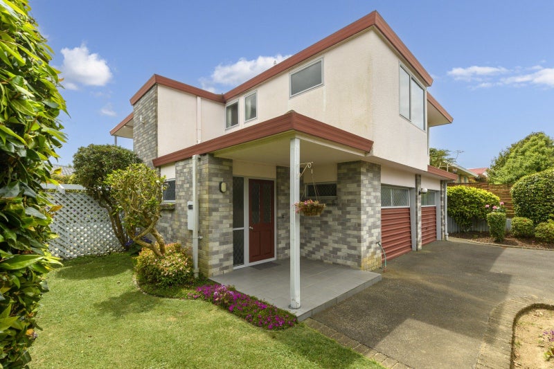 1 Clivedene Street, Matua, Tauranga - Carousel 1