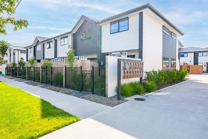 3/322 Oxford Terrace, Avalon, Lower Hutt - Carousel 1